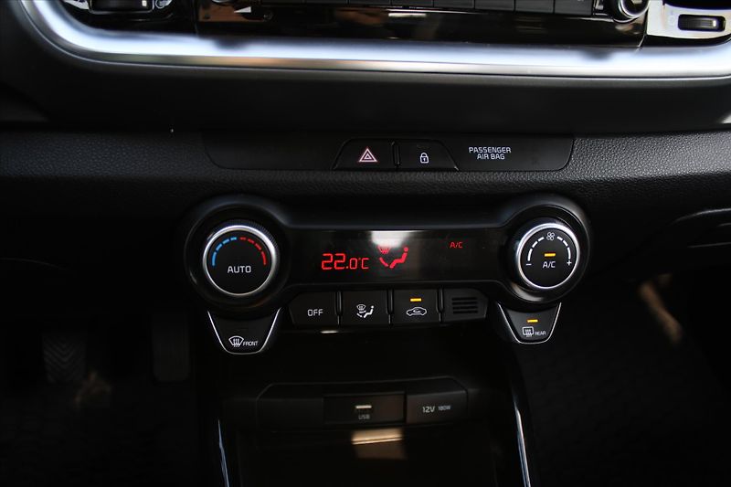 Kia Stonic 1.2 DPI GT LINE NAVIGACE ČR - fotka 21 z 24