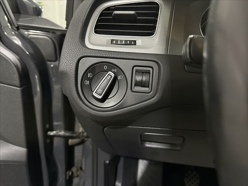 Volkswagen Golf 2,0   TDI 110KW NAVI SPORT ALU - fotka 11 z 45