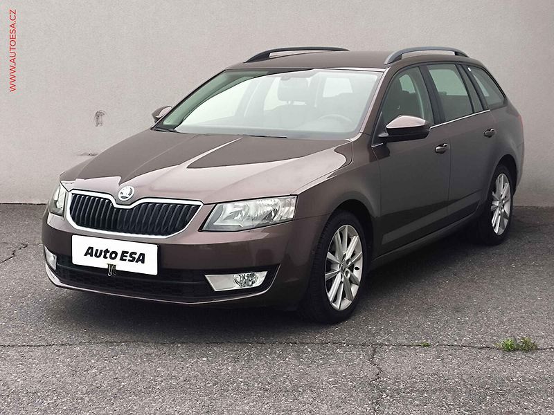 Škoda Octavia (2013) 1.6 TDi, DSG, park.čidla - fotka 3 z 23