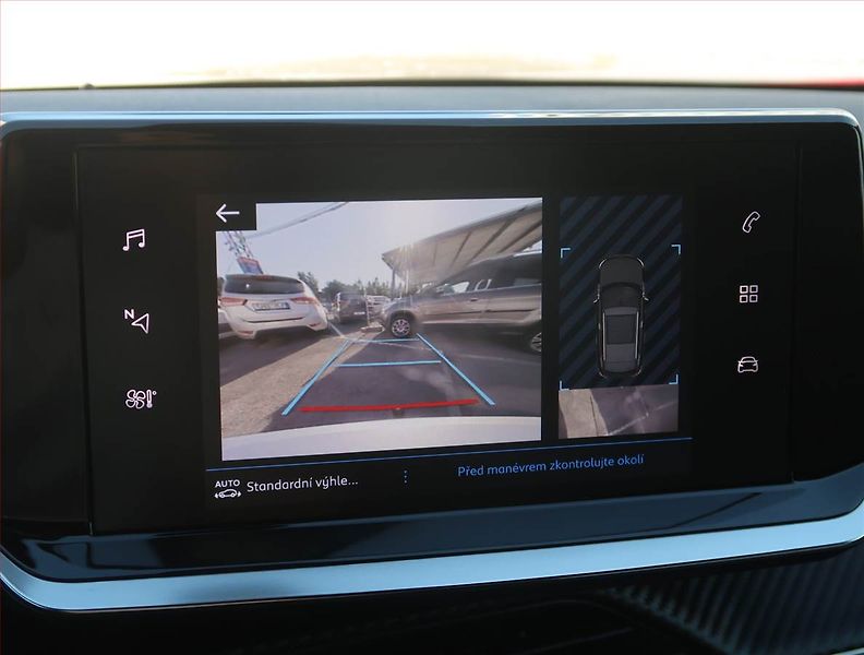 Peugeot 2008 (2023) 1.2 PureTech, Automat, ČR - fotka 18 z 22