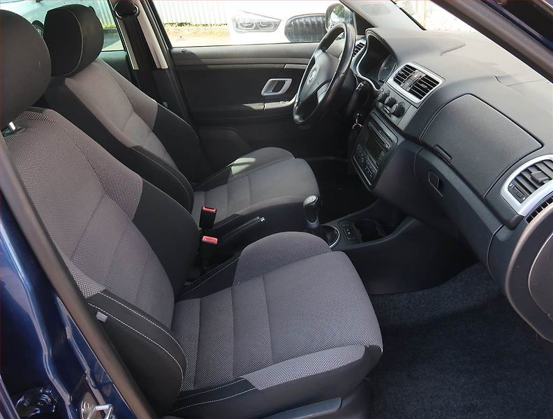 Škoda Fabia (2007) Sport 1.4 16V, nová STK - fotka 9 z 17