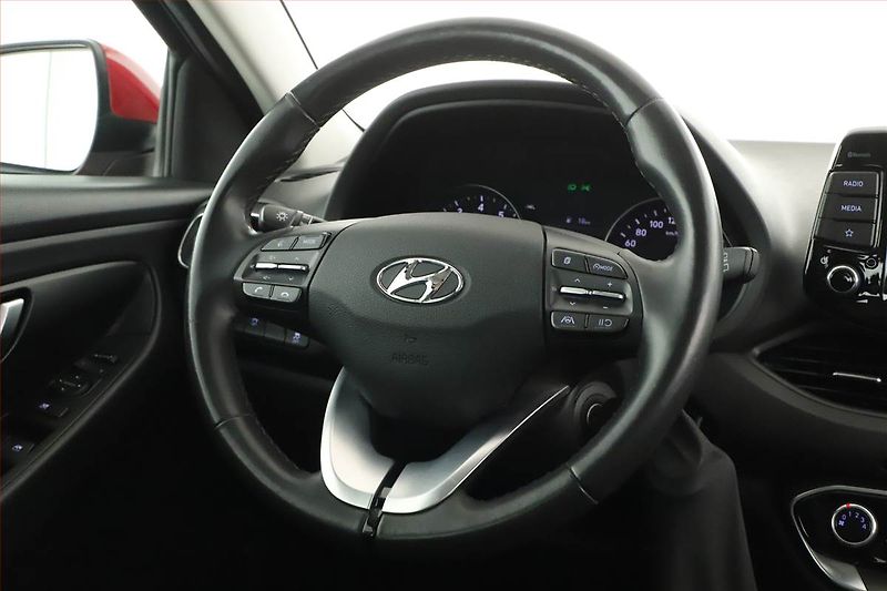 Hyundai i30 (2021) 1.5 DPI, Tempomat - fotka 8 z 18