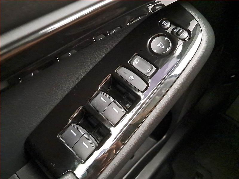 Honda HR-V (2023) e:HEV 1.5 i-MMD - fotka 18 z 21