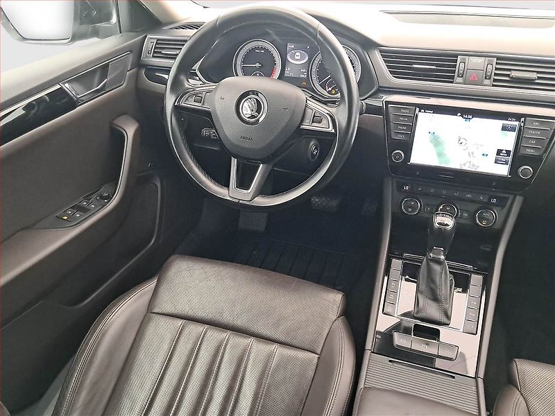 Škoda Superb (2015) Laurin&Klement 2.0 TDI 4x4 - fotka 7 z 22