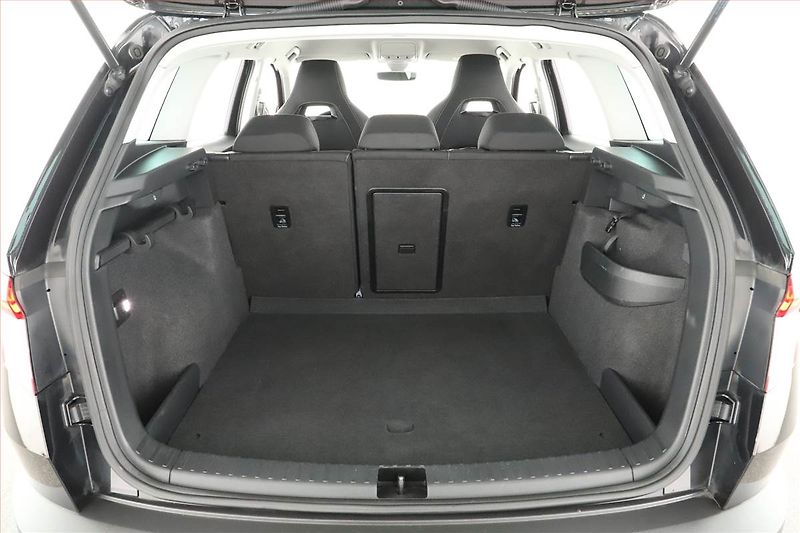 Škoda Karoq (2019) 1.6 TDI, Automat, Navi - fotka 17 z 18