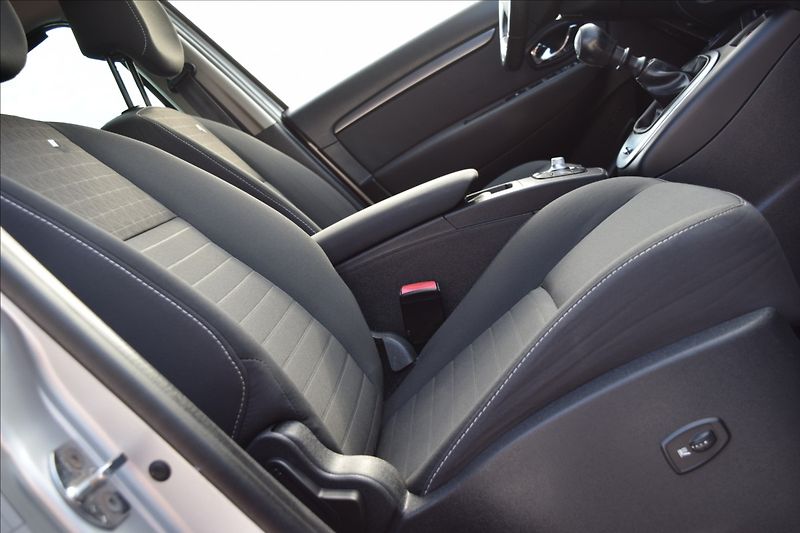 Renault Scénic 1,5 DCi 81KW KLIMA NAVI - fotka 40 z 43