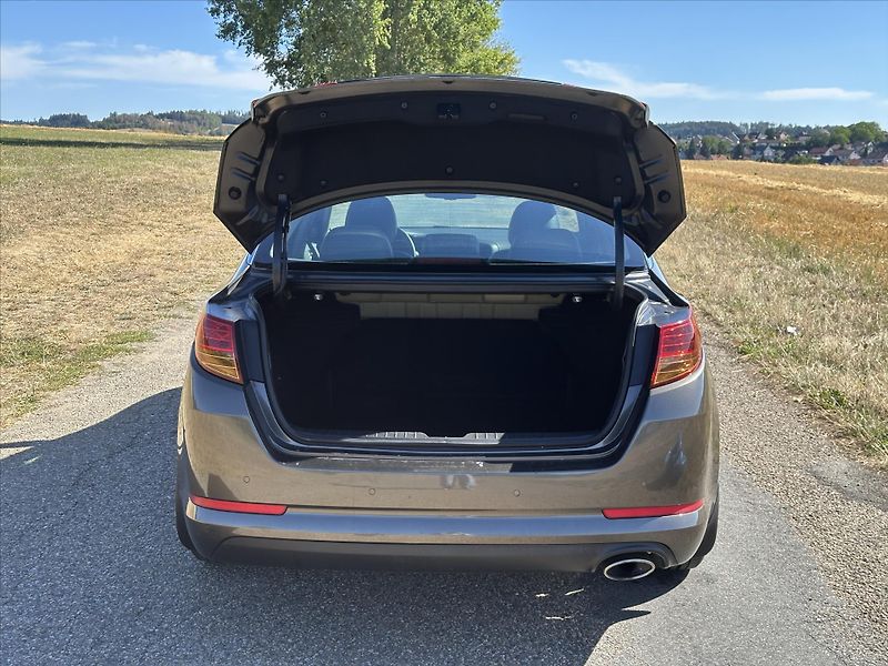 Kia Optima 1,7 CRDi 100kW Exclusive CZ - fotka 9 z 31
