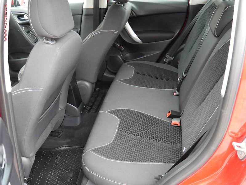 Citroën C3 (2010) 1.4i, ČR, AC, el. výbava - fotka 10 z 14