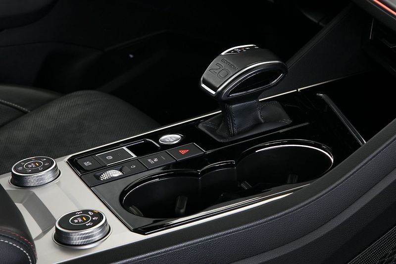 Volkswagen Touareg 3.0TDI 210kW R-Line Edition 20 - fotka 27 z 50