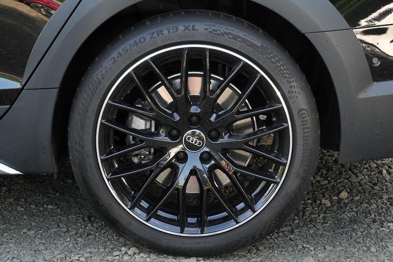 Audi A4 Allroad 50 TDI,Webasto, HUD, Kůže, B&O - fotka 5 z 46