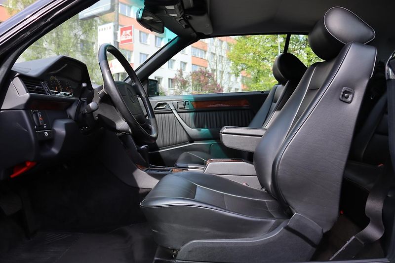 Mercedes-Benz 124 E320 CABRIO 162kW - fotka 23 z 50