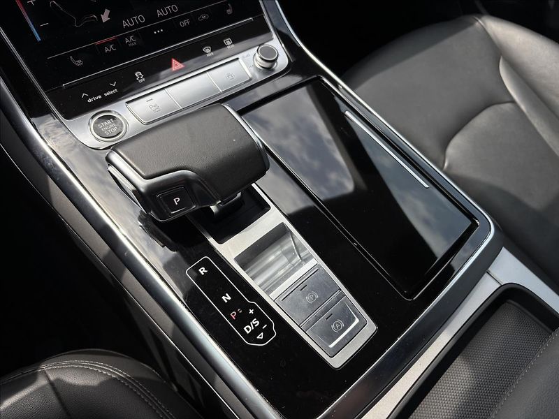 Audi Q8 3,0 TFSI V6 Quattro 250kW - fotka 34 z 34