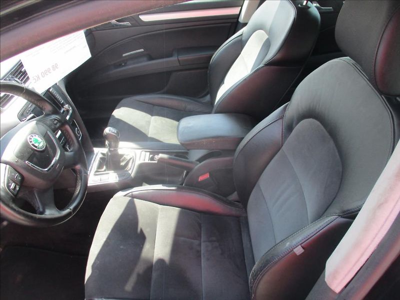 Škoda Superb 2,0 TDi, Eleg.aut,klim s.kn,CZ - fotka 15 z 44