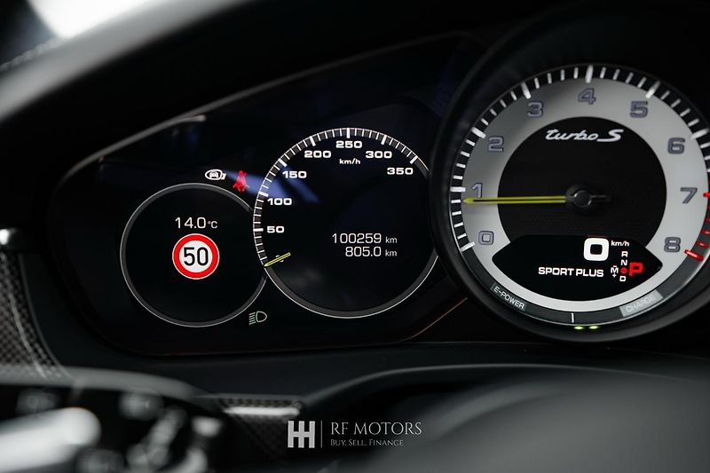 Porsche Panamera (2020) Turbo S E-Hybrid - fotka 31 z 55