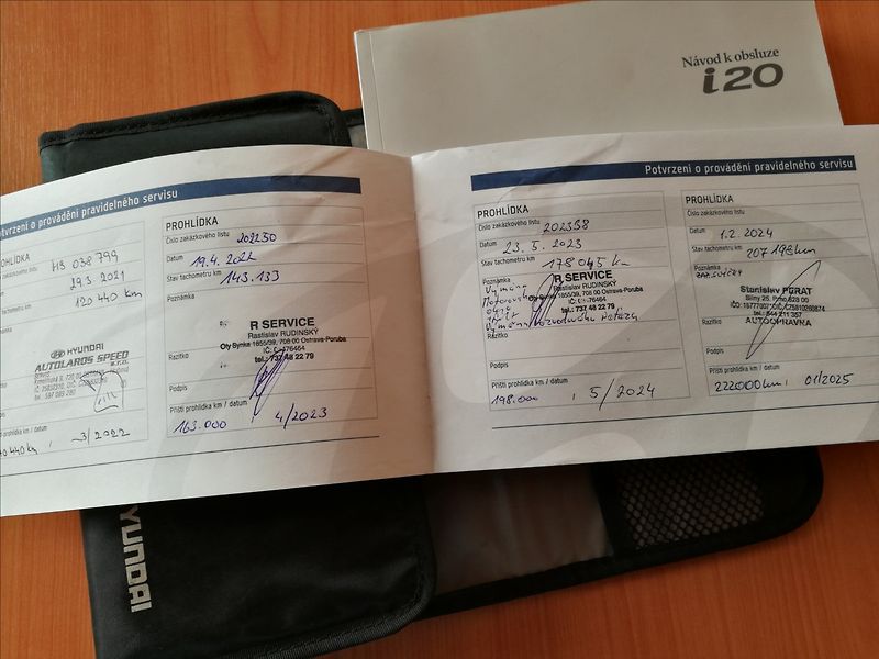 Hyundai i20 1,3 i servis.knížka - fotka 17 z 20