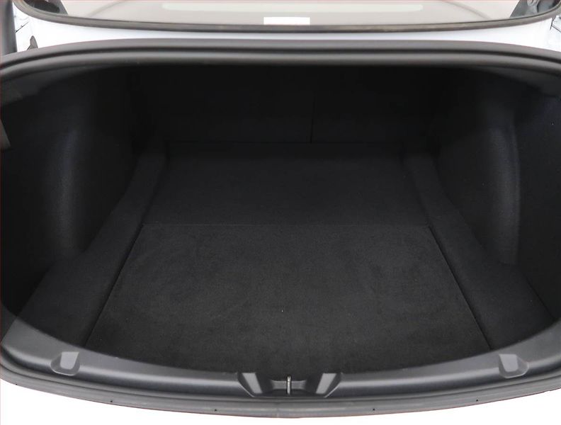 Tesla Model 3 (2023) Standard Range 60kWh, SoH 95% - fotka 13 z 33