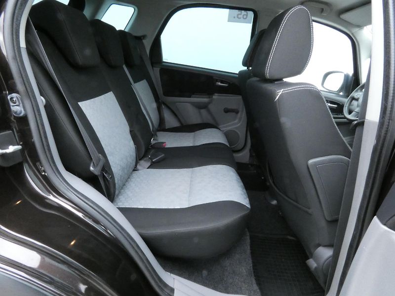 Suzuki SX4 (2013) 1.6 VVT - fotka 28 z 30