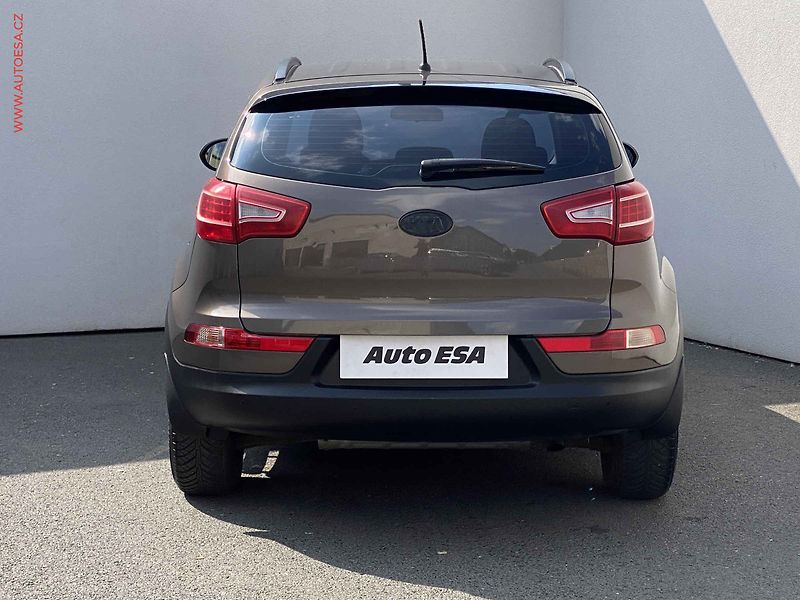 Kia Sportage (2011) 1.6GDI, 1.maj,ČR, Klima - fotka 5 z 15