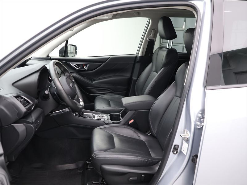 Subaru Forester 2,0 e-BOXER CVT Executive CZ - fotka 10 z 26