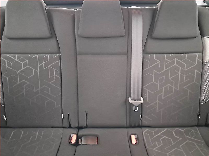 Peugeot 2008 (2018) 1.2 PureTech, Serv.kniha - fotka 10 z 16