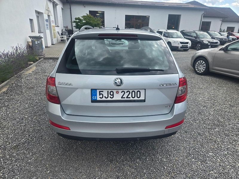 Škoda Octavia (2013) 2.0 TDI Elegance, Odpočet DPH - fotka 4 z 27