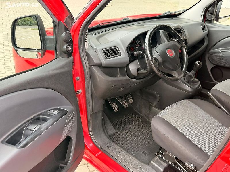 Fiat Dobló (2014) 1.3JTD, 66kw Původ ČR 1. maj. - fotka 12 z 16