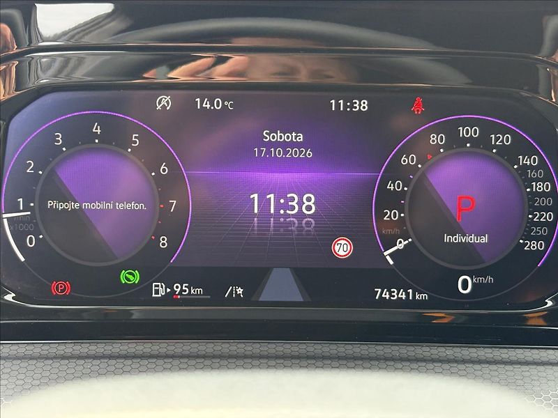 Volkswagen Golf 2,0 GTI 180kW Matrix,Panor,ACC - fotka 29 z 56