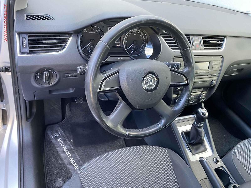 Škoda Octavia (2013) 1.4 TSi, Ambition - fotka 12 z 17