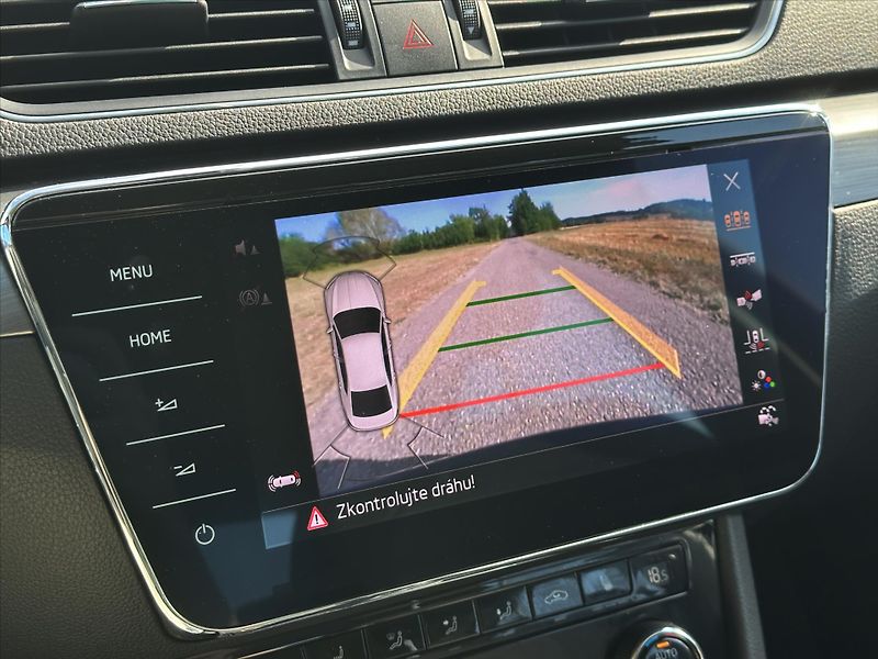 Škoda Superb 2,0 TSI 140kW DSG CZ Style DPH - fotka 19 z 28