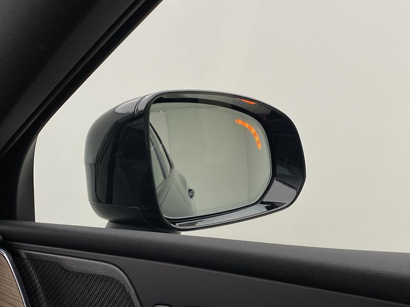 Volvo XC60 (2026) B5 AWD AUT DARK PLUS  - fotka 31 z 67