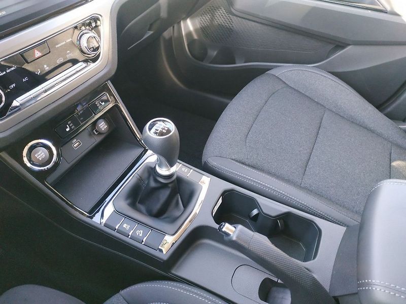 KGM Korando 1.5T, SMART,2WD, MT, SKLADEM - fotka 26 z 30