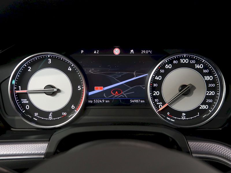 Volkswagen Touareg (2021) R-LINE 3.0TDI 170KW 4x4  TAŽNÉ - fotka 19 z 44