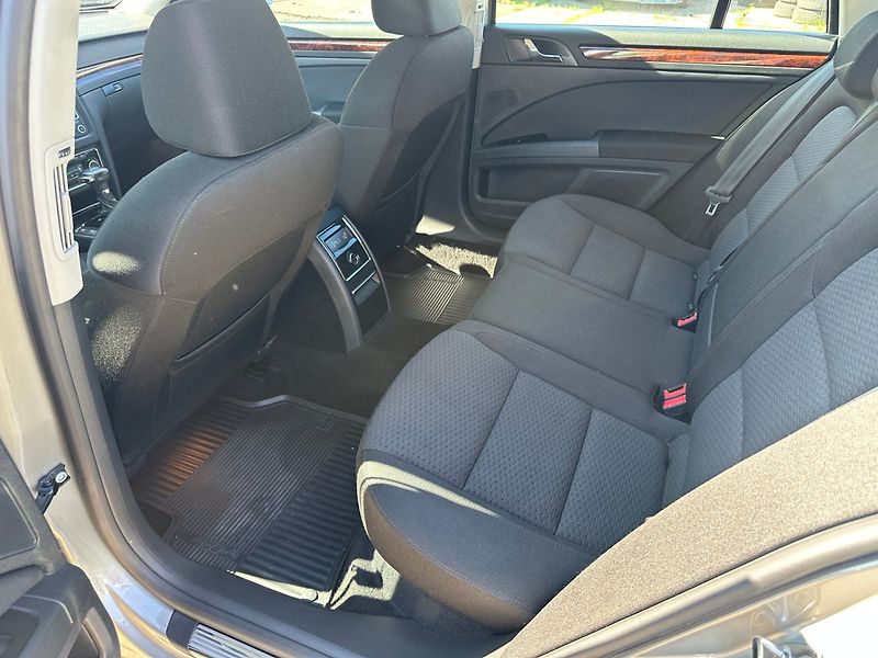 Škoda Superb (2011) 2.0Tdi 103kw - fotka 11 z 29