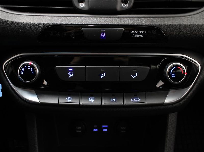 Hyundai i30 1,0 T-GDi 88kW 1.maj.ČR 40tkm! - fotka 16 z 19