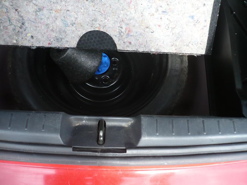 Toyota Yaris 1.0i 51Kw - fotka 23 z 24