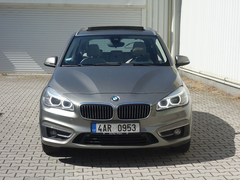 BMW Řada 2 (2015) 225i*X-DRIVE*ACTIVE*TOURER*CZ - fotka 9 z 46
