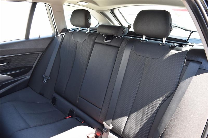 BMW Řada 3 2,0 318d F31 105KW NAVI TAŽNÉ - fotka 17 z 48