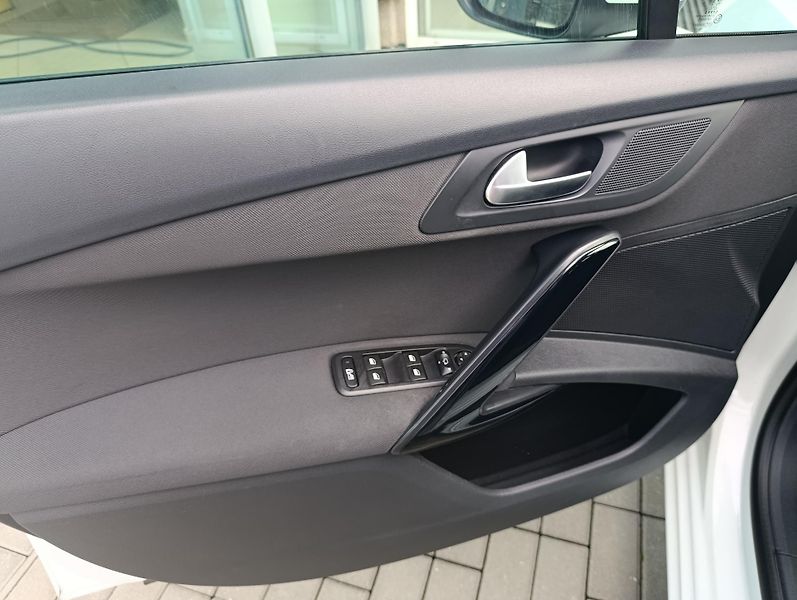 Peugeot 508 (2016) 2. MAJITEL SERVISNÍ KNIHA  - fotka 11 z 13