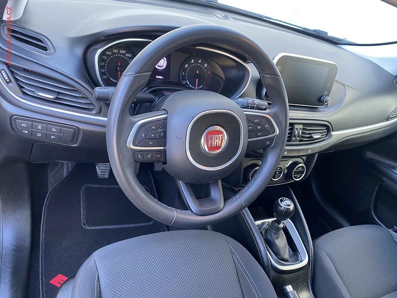 Fiat Tipo (2019) 1.4i, Lounge, navi, kamera - fotka 12 z 18