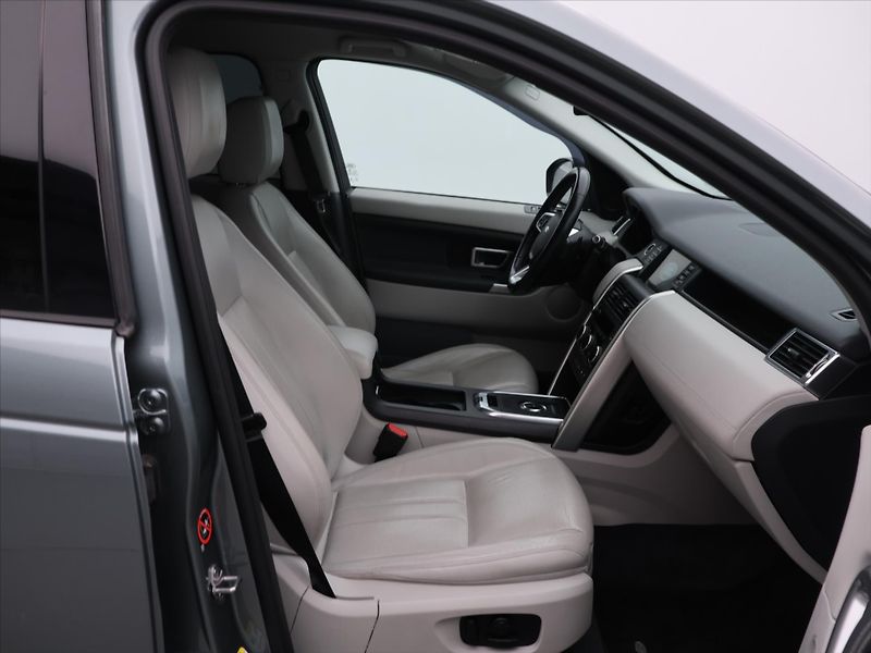 Land Rover Discovery 2,0 TD4 SE 132KW 4WD CZ SPORT - fotka 13 z 33