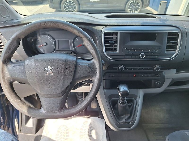 Peugeot Traveller (2017) Expert Combi L2 2.0 BHDi 150k - fotka 13 z 15