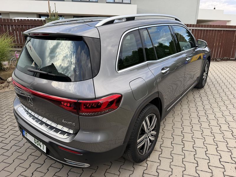 Mercedes-Benz EQB (2022) 300 4M, 7míst, Tažné, SOH 96% - fotka 4 z 12