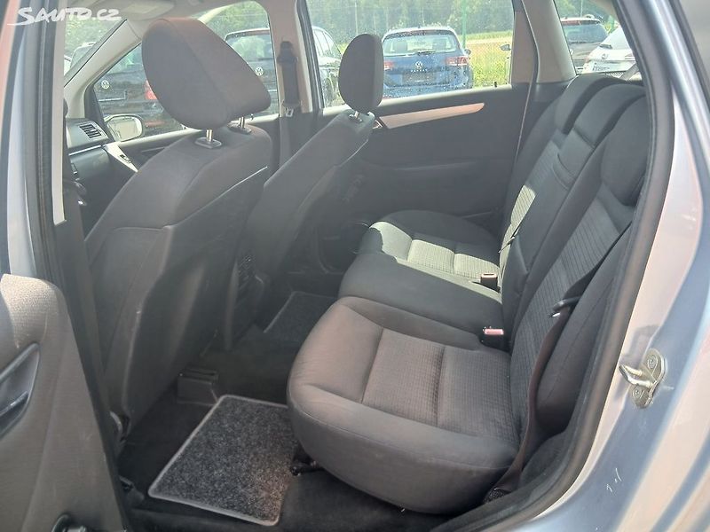 Mercedes-Benz Třídy B 1.7i, KLIMATRONIC - fotka 21 z 31