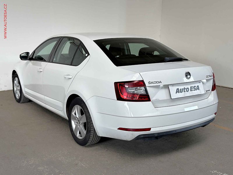 Škoda Octavia (2018) 1.6TDi, ČR, Ambition, LED - fotka 6 z 14