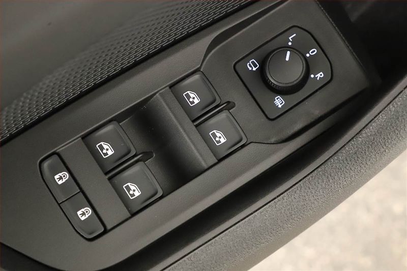 Škoda Octavia (2025) 1.5 eTSI mHEV, SPORTLINE - fotka 18 z 21
