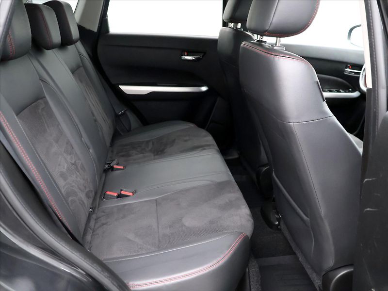 Suzuki Vitara 1.4 BJet AllGrip 103kW 1.Maj - fotka 13 z 36