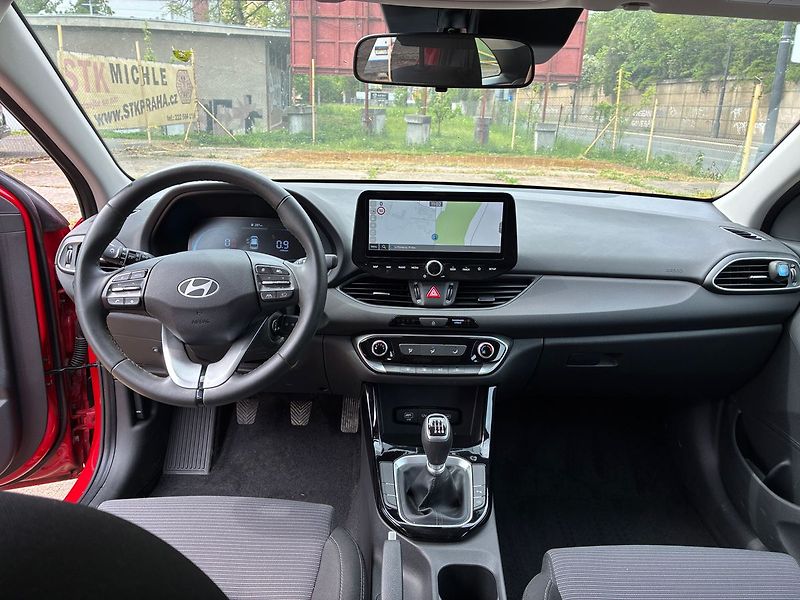 Hyundai i30 1.0 T-GDi 74 kW Comfort ČR DPH - fotka 12 z 23