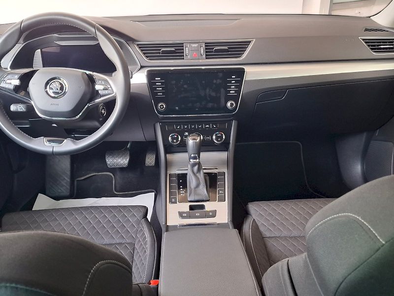 Škoda Superb (2024) COMBI GRT AMB TD 110/2.0 7DG - fotka 14 z 35