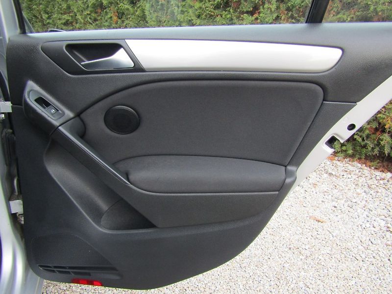 Volkswagen Golf (2010) 1.2 TSI 77kW TOP QUALITY - fotka 24 z 35