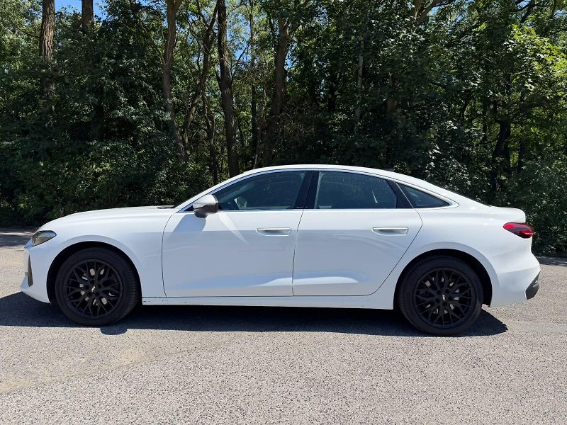 Audi A5 (2025) S-Line 2.0 TDI / 150 kW - fotka 6 z 31